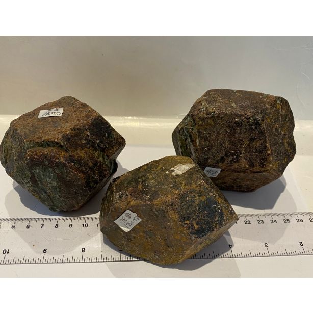 Garnet specimen CW361