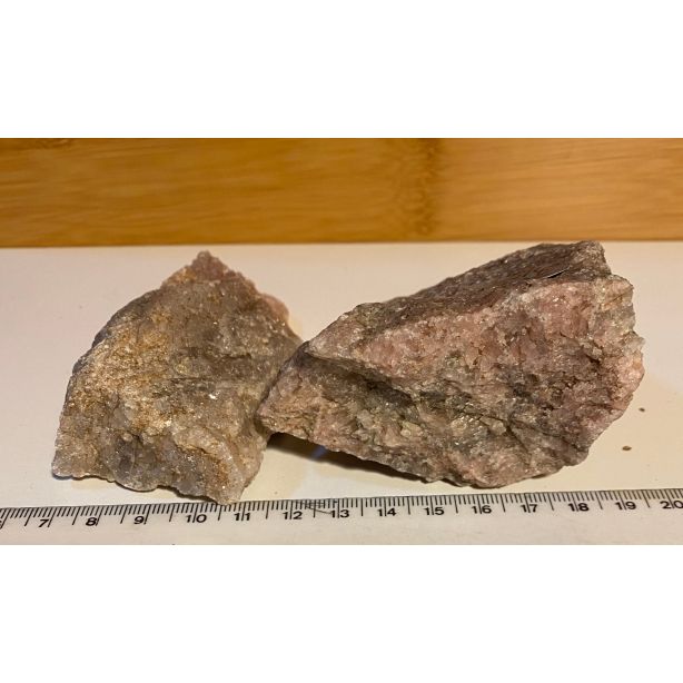 Kunzite pieces CW743