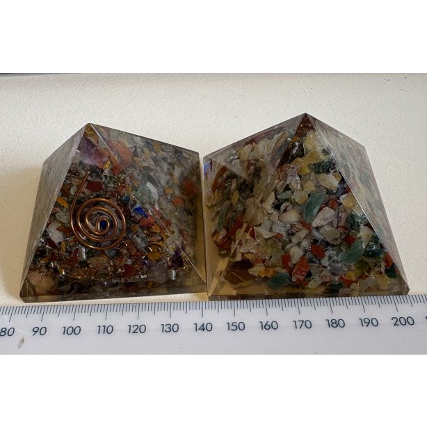  Orgonite  Pyramid CW763