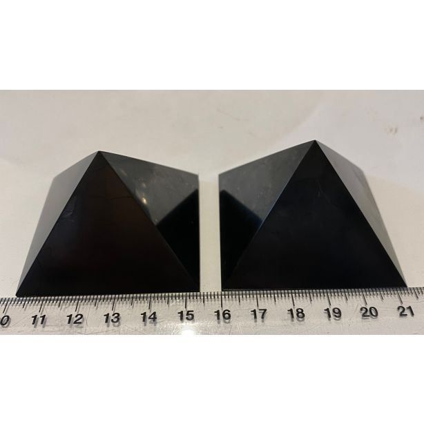 Shungite  Pyramid KK968