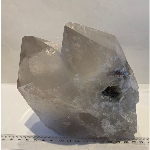  Chlorite in Quartz Twin FL336