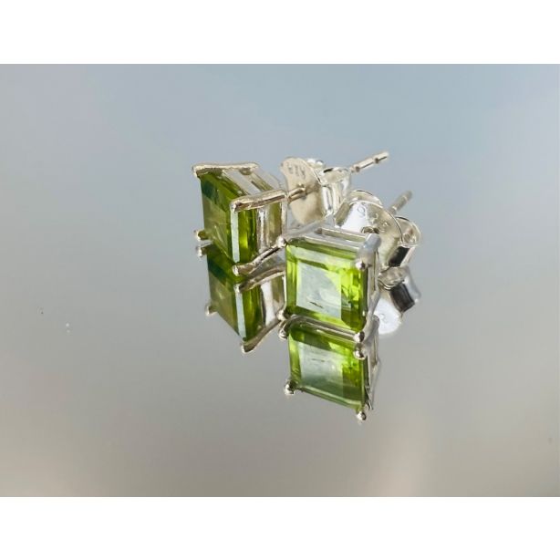 Peridot Stud Earrings Medium TH60A