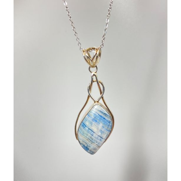 Scheelite Pendant SJ03