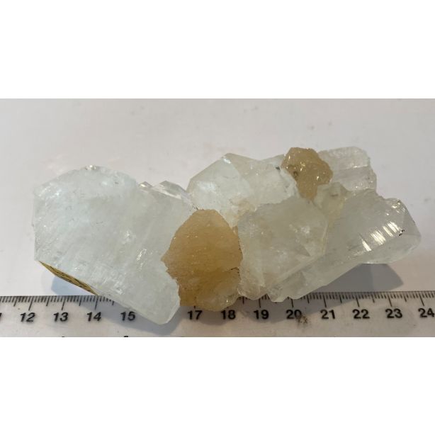 Apophyllite and Stilbite KK821