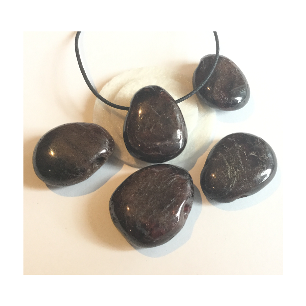 Garnet Tumbled Pendant MBE190
