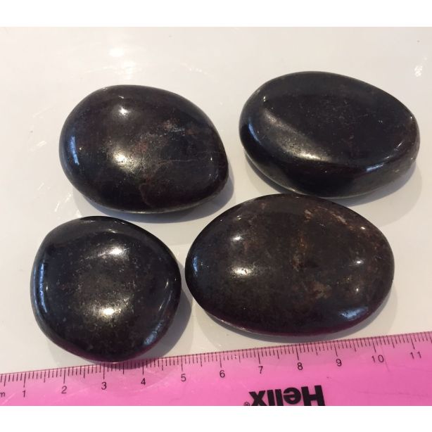 Garnet Large Palm Stone MM416