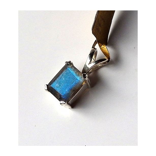 Labradorite Pendant TH75