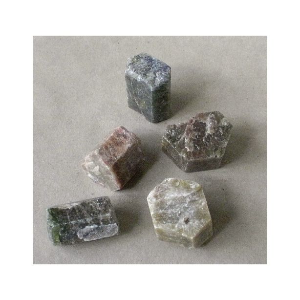 Rough Apatite E749