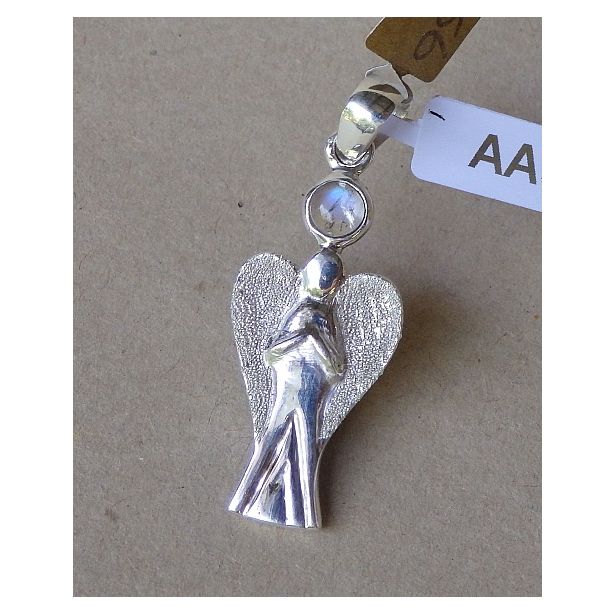 Moonstone Pendant PJ56